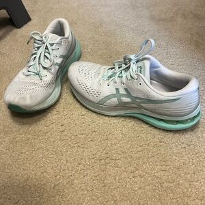 ASICS Women's Gel Kayano 28
